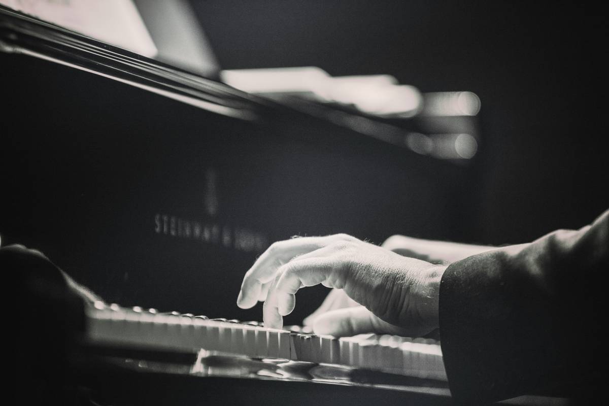 Piano Lessons Book for Beginners: 7 Proven Tips to Avoid Costly Mistakes